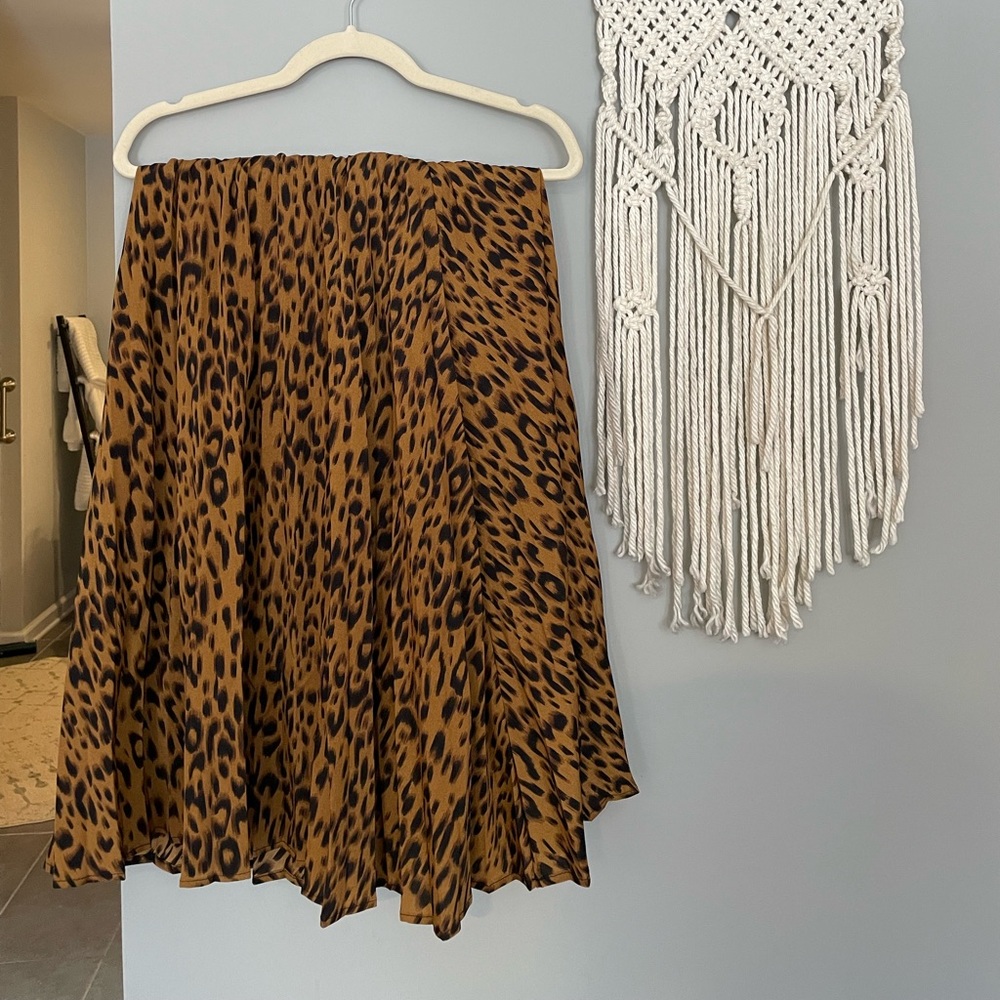 Leopard skirt